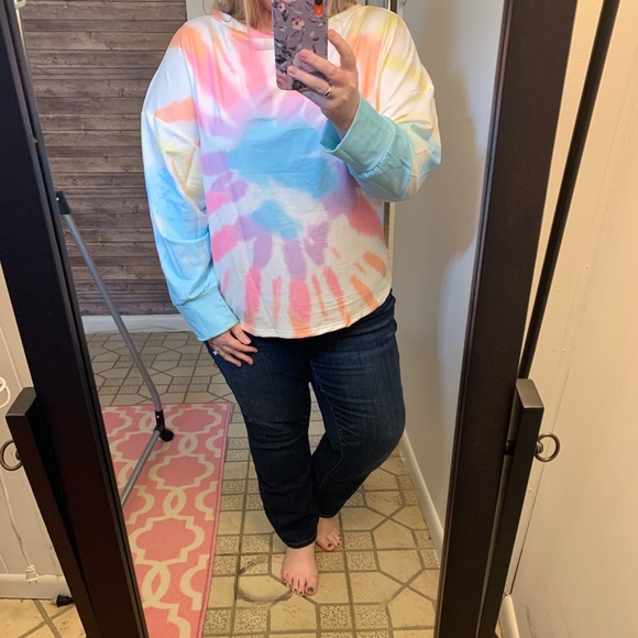 LAST 💕 Tie Dye Summer Sweatshirt - Picture 2 of 5
